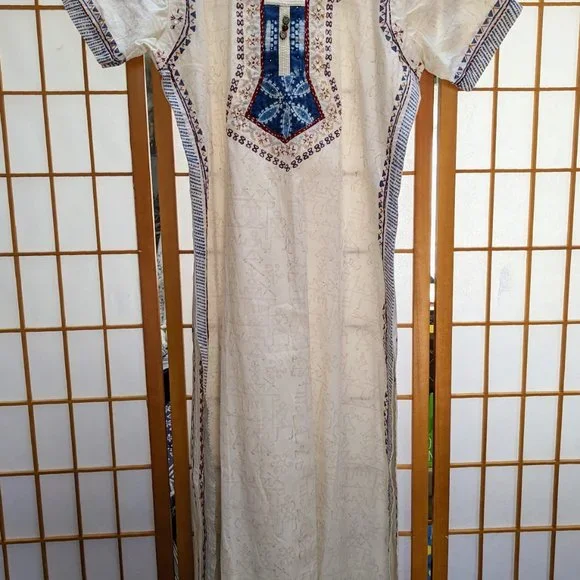 CHAHEK of India- Hand Batiked Full-Length Tunic - Picture 15 of 16